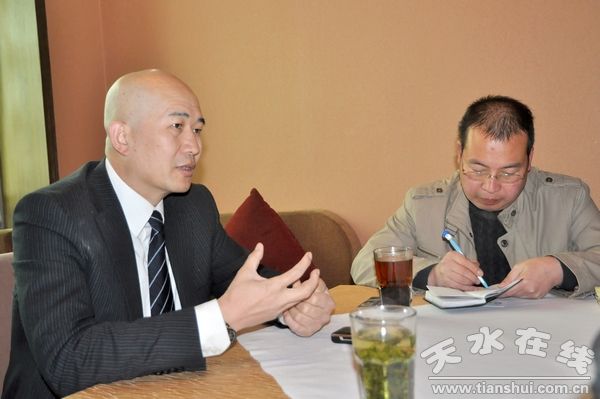 丁小兵的故事，坚韧不拔的勇者传奇，丁小兵，坚韧勇者的传奇故事