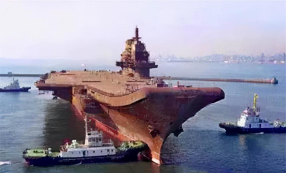 瓦良格号上的除锈,历史与技术的见证,瓦良格号除锈,历史与技术的时代见证