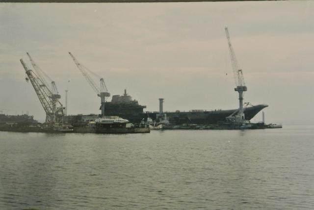 瓦良格号上的除锈,历史与技术的见证,瓦良格号除锈,历史与技术的时代见证