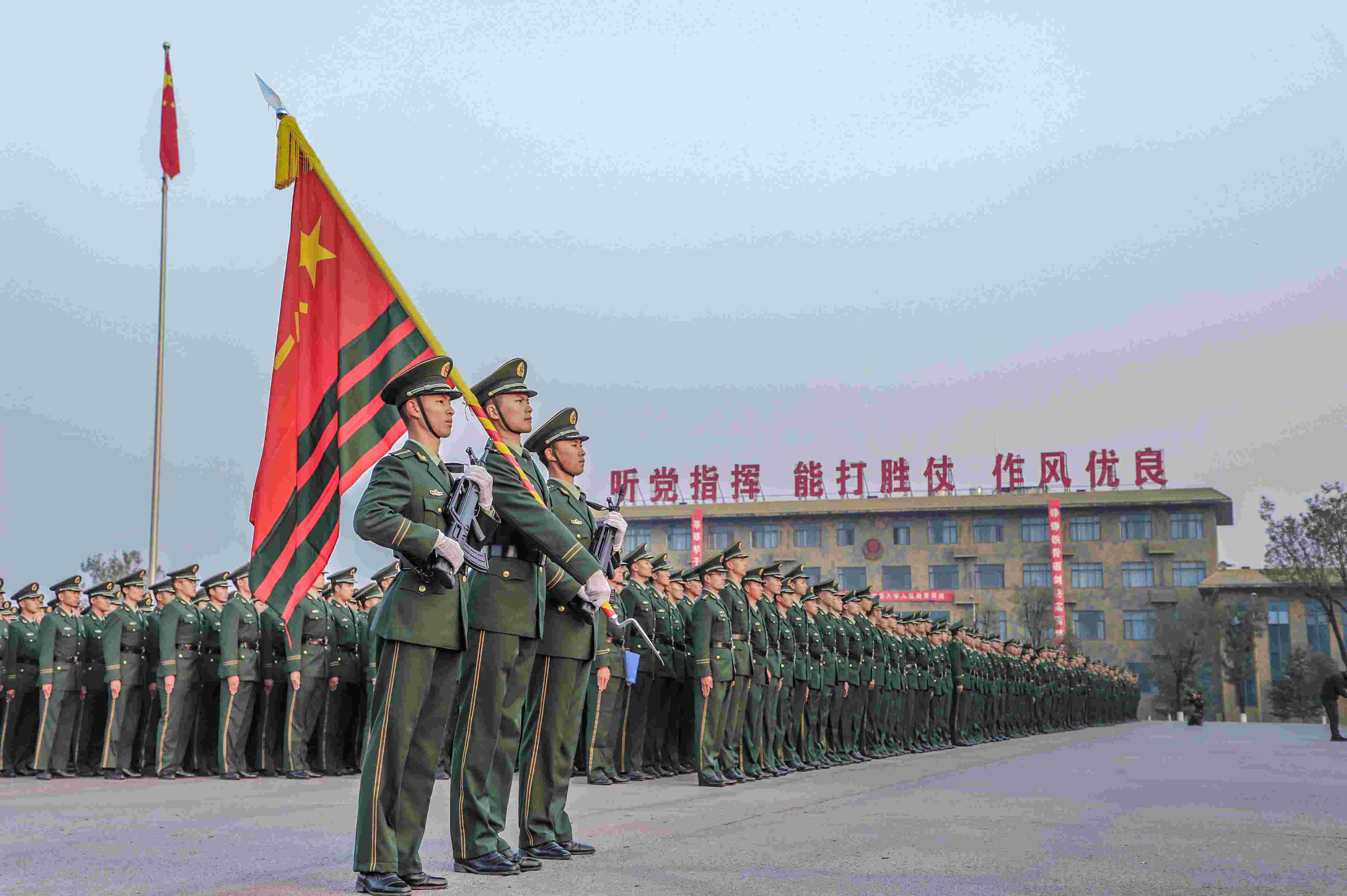 一往无前,某部队的坚定前行,某部队坚定前行,一往无前展雄风