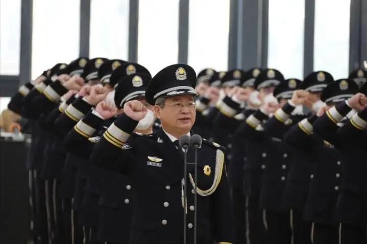 揭秘2020公安新式警服,设计背后的故事与图片展示,揭秘2020公安新式警服,设计背后的故事与实拍展示