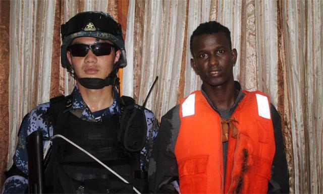 中国海军抓捕三名海盗,彰显国家海洋权益的坚定决心,中国海军抓捕海盗行动彰显国家海洋权益保护决心坚定