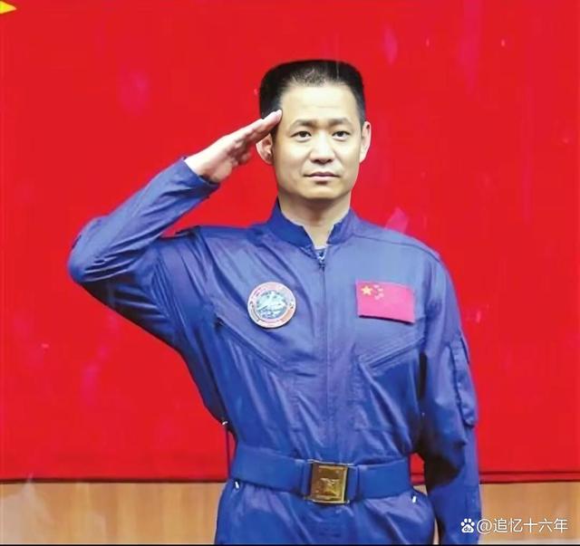 聂海胜获得的荣誉与奖励,太空探索的杰出贡献者,聂海胜,太空探索的杰出贡献者,荣誉满载的航天英雄