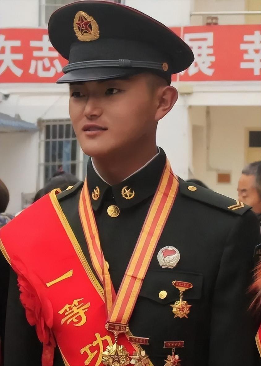 荣耀之巅，探究十个一等功背后的概念与意义，荣耀之巅，探究十个一等功的概念与意义