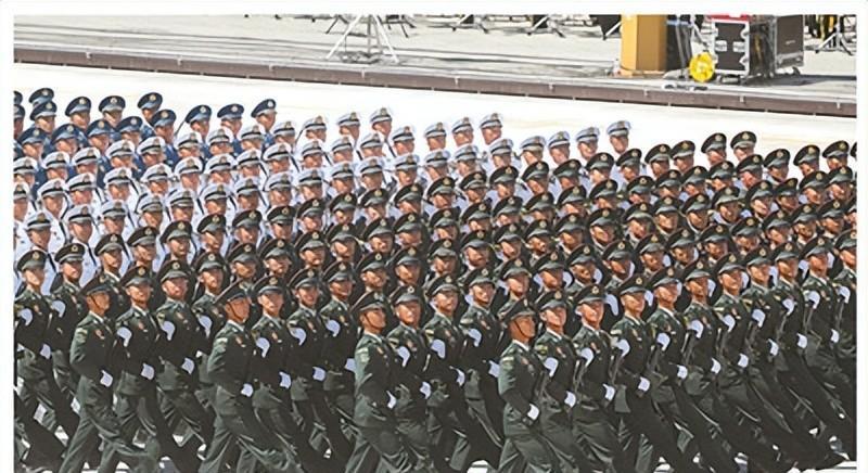 阅兵方队中的艺术，探究为何阅兵方队选择352人排列方式的原因，阅兵方队中的艺术，揭秘为何选择352人排列方式的深层原因