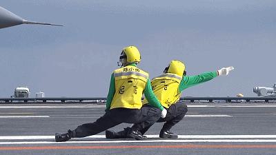 美军与辽宁号航空母舰，东西方海军力量的交汇，美军与辽宁号航空母舰，东西方海军力量的巅峰交汇