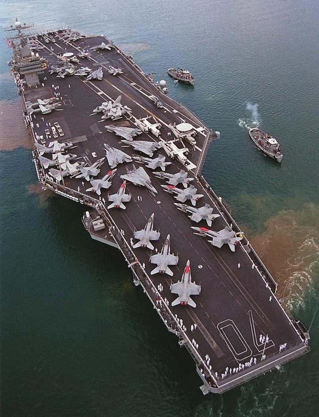 航空母舰模型背景图，探索军事模型的世界，军事模型世界探索，航空母舰模型背景图展示