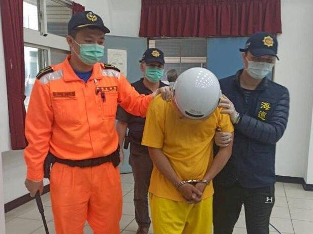 台海巡署大舰徘徊海峡中线，区域安全的新视角与大国责任的体现，台海巡署大舰海峡中线巡逻，大国责任与区域安全新视角