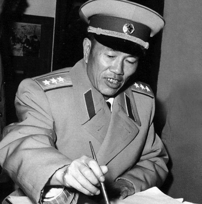 开国元帅中谁打仗最厉害，历史视角下的军事才能评估，历史视角下的军事才能评估，哪位开国元帅打仗最厉害？