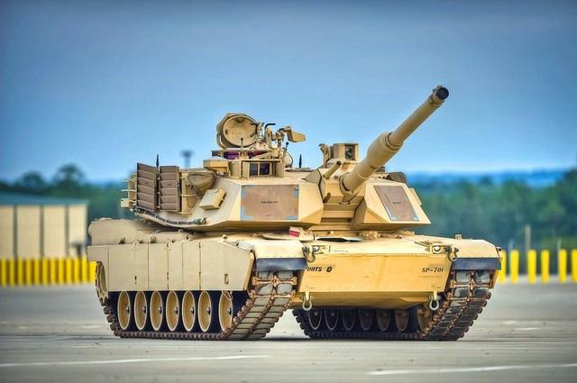 探究M1A2艾布拉姆斯坦克的潜在缺陷与挑战，M1A2艾布拉姆斯坦克潜在缺陷与挑战解析