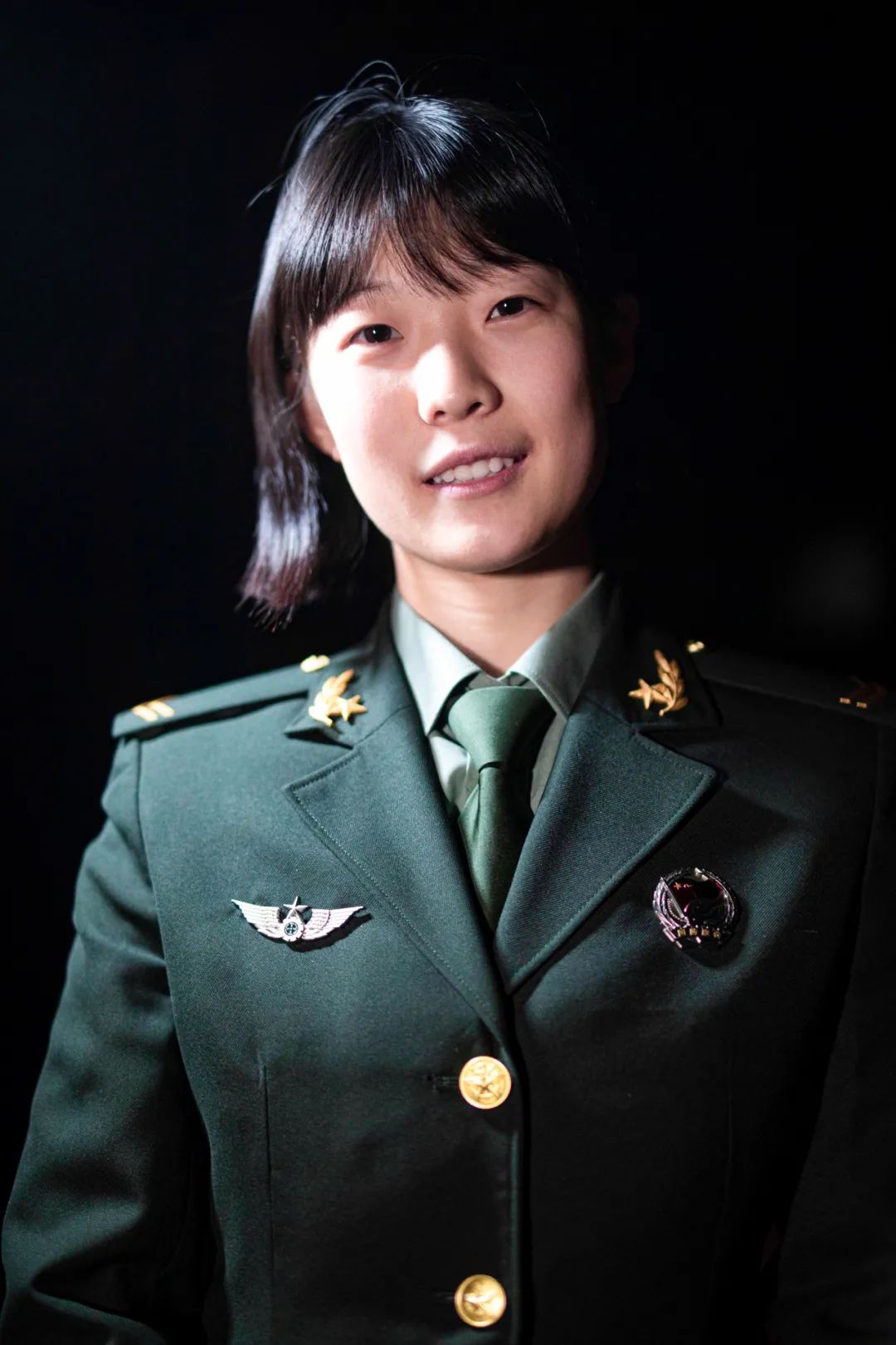 最美女兵亮相，英勇与美丽的完美结合，最美女兵亮相，英勇与美丽的极致融合