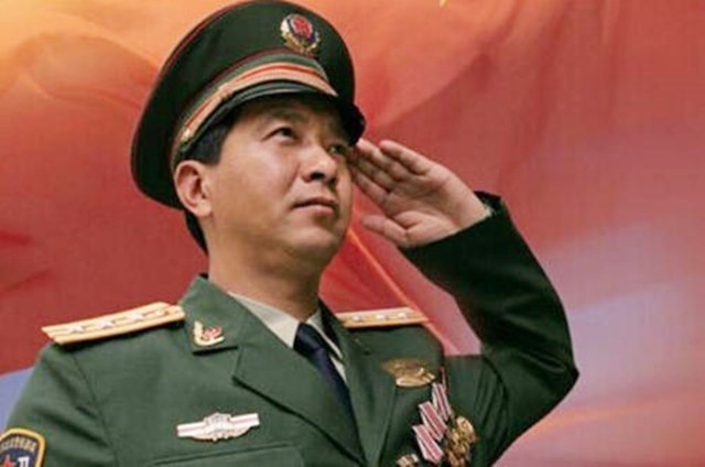 丁晓兵的精神品质，坚韧不拔，卓越无限的军人本色，丁晓兵，坚韧不拔的卓越军人本色