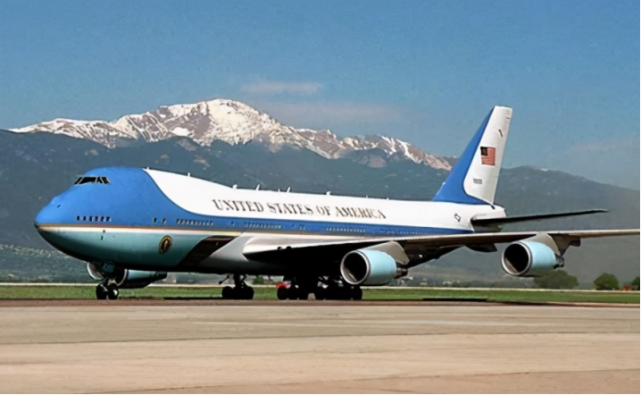 中国空军一号与美国空军一号，空中力量的对比与探析，中国与美国空军一号，空中力量对比与探析