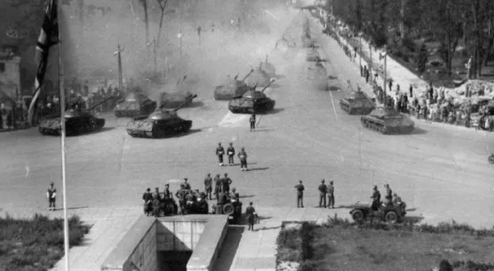 胜利之光，1945年苏联胜利阅兵，胜利之光，揭秘苏联胜利阅兵盛典，1945年壮丽瞬间