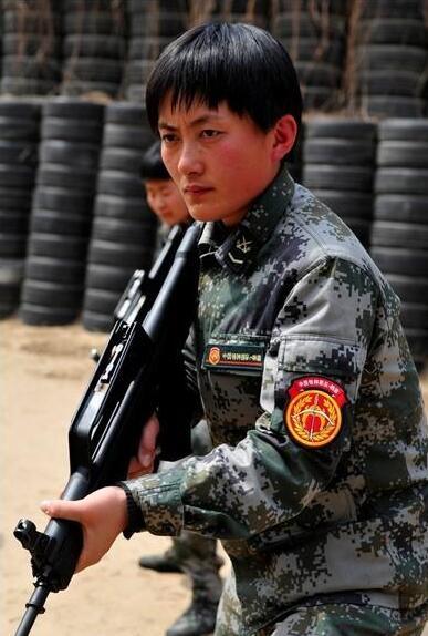 中国女特种兵最早出现的时刻，历史沿革与现代发展，中国女特种兵的历史沿革与现代发展探究
