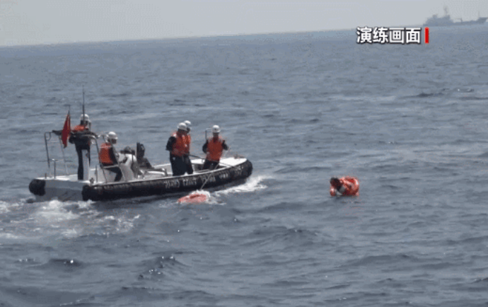 南海对峙，16名女子的英勇牺牲与永恒荣光，南海对峙中的英勇女子，牺牲与荣耀的永恒纪念