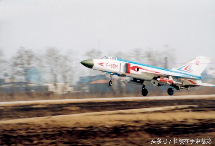 歼八中型战机，中国空军的重要里程碑，歼八中型战机，中国空军的重要里程碑事件