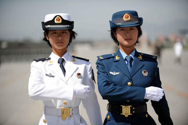新时代巾帼英雄