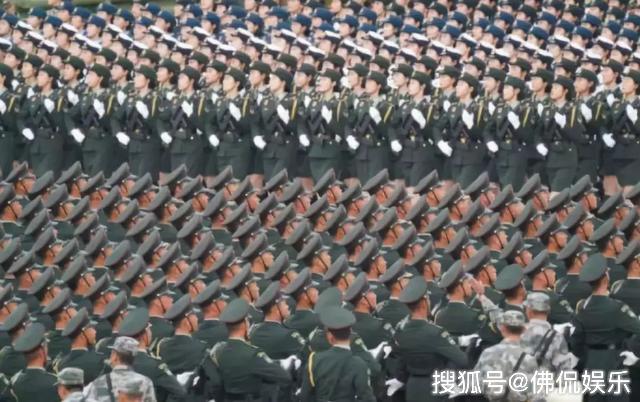 庆祝中国人民解放军海军成立七十周年阅兵海军方队高清图纪实，海军荣耀七十年，庆祝中国人民解放军海军成立七十周年阅兵方队纪实图片