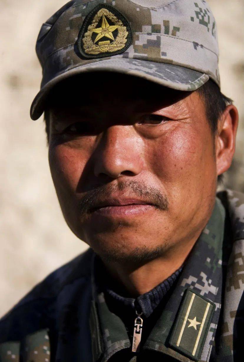 祁发宝与喀喇戍边环境的坚守与挑战，祁发宝与喀喇戍边的坚守与挑战