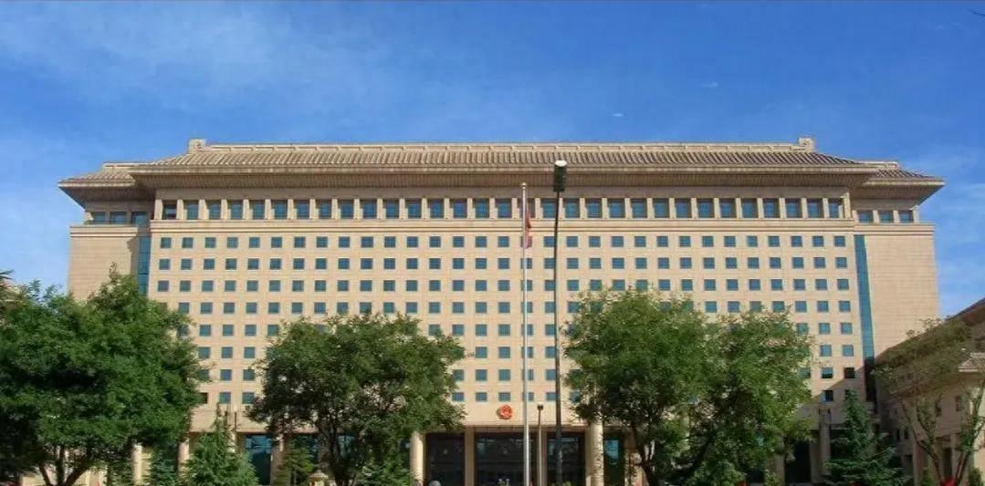中国二炮部队的装备力量，迈向现代化的步伐，中国二炮部队装备力量迈向现代化步伐不停歇