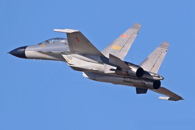 歼-16舰载机图片，揭示中国海军航空兵力量的新篇章，歼-16舰载机亮相，海军航空兵力量新篇章开启