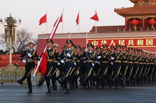 三军仪仗队升国旗的人数及其背后的意义，三军仪仗队升国旗人数背后的深刻意义