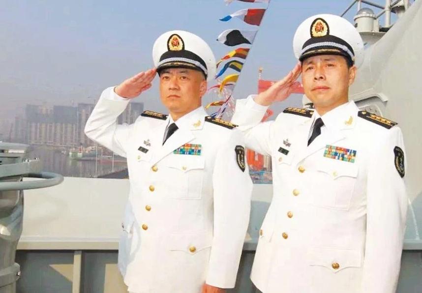 辽宁舰的首任舰长，引领中国海军走向深蓝的不凡使命，辽宁舰首任舰长，引领中国海军走向深蓝之路的不凡使命