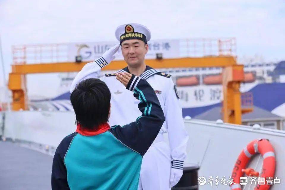 海军柏跃平儿子的成长故事，今年几岁了？，海军柏跃平儿子的成长故事揭秘，今年几岁了？