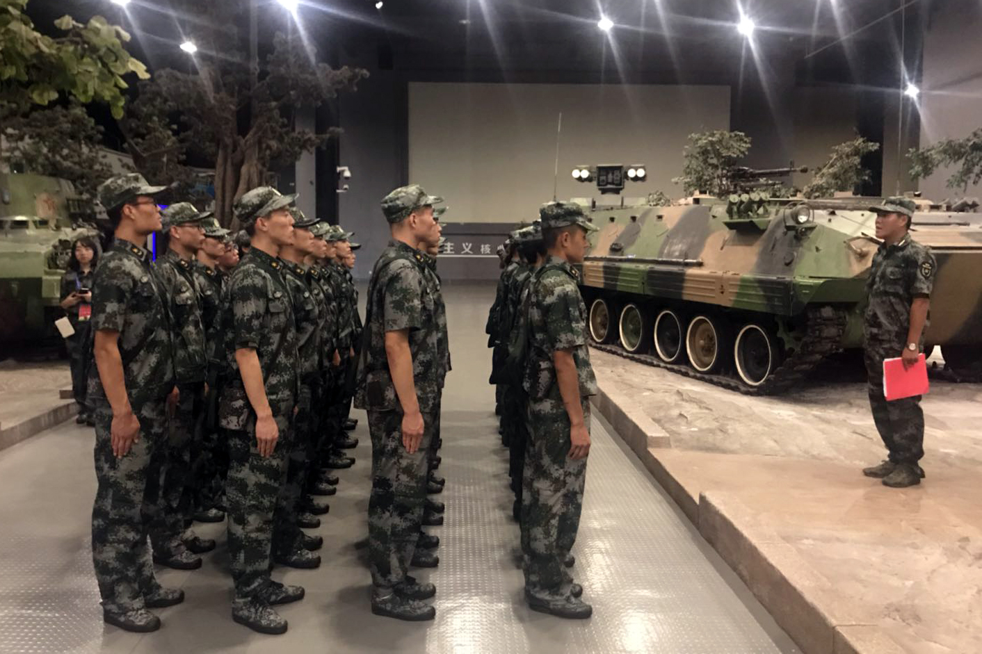 国防军事展览教育，培养国防意识与军事素养的重要平台，国防军事展览教育，培育国防意识与军事素养的摇篮