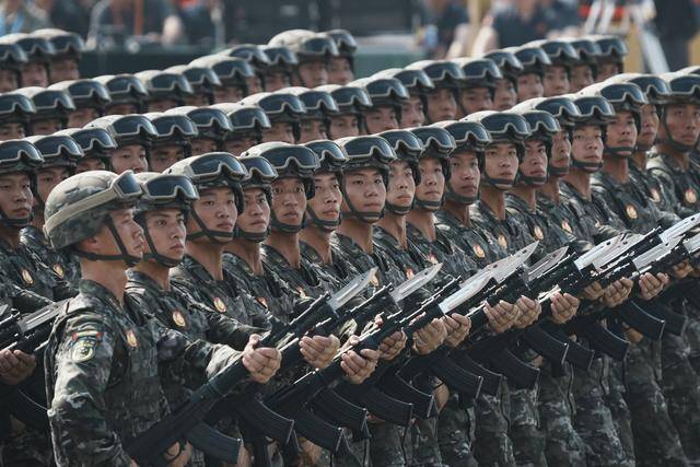 阅兵中的武警方队，展现国家安全力量的坚实后盾，阅兵中的武警方队，国家安全力量的坚实后盾风采展示
