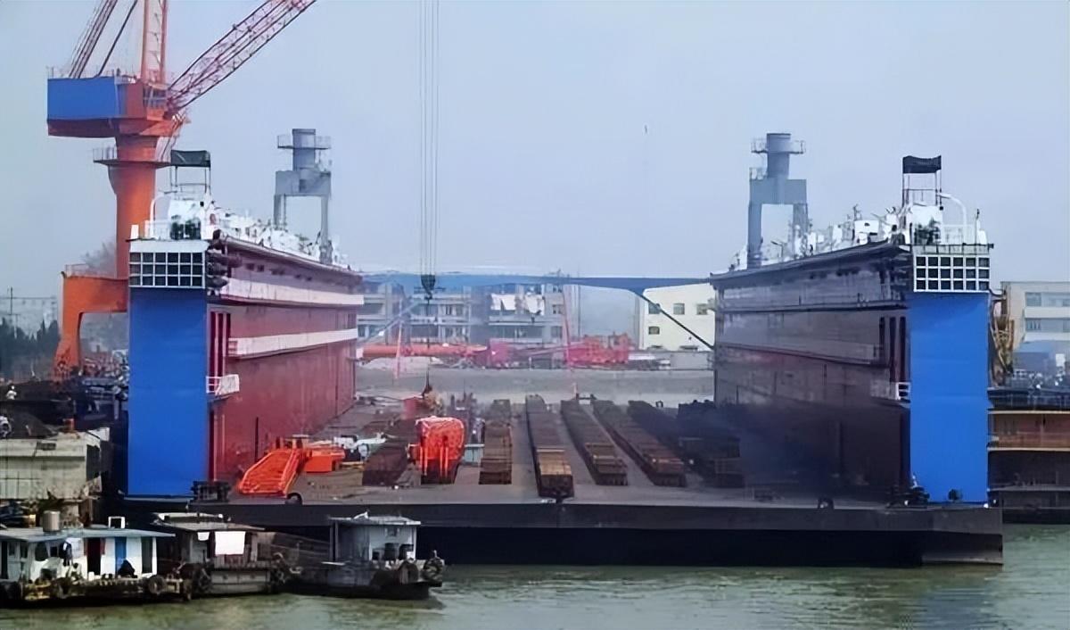航母船体合拢，精密工艺的杰作与海洋霸权的象征，航母船体合拢，精密工艺杰作与海洋霸权的彰显