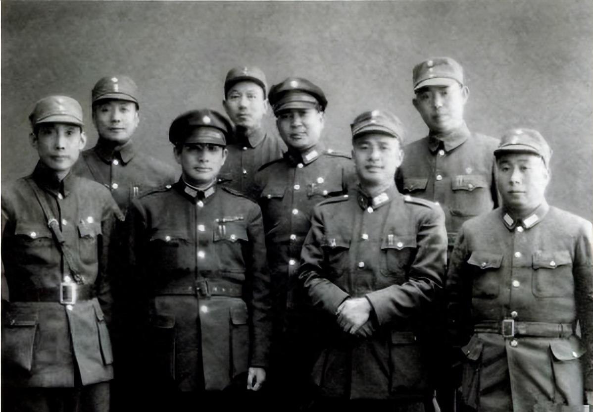 集团军军长的军衔，荣耀与责任，集团军军长的军衔，荣耀、责任与领导力