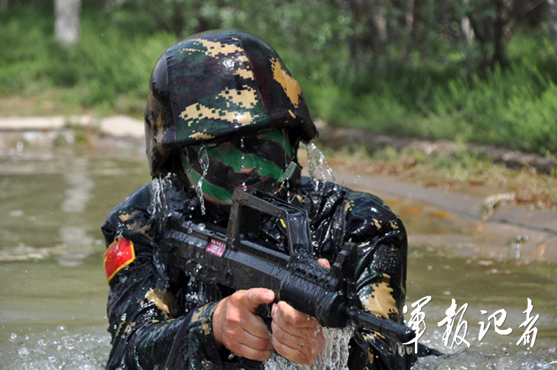 真实的中国女特种兵训练，中国女特种兵真实训练揭秘