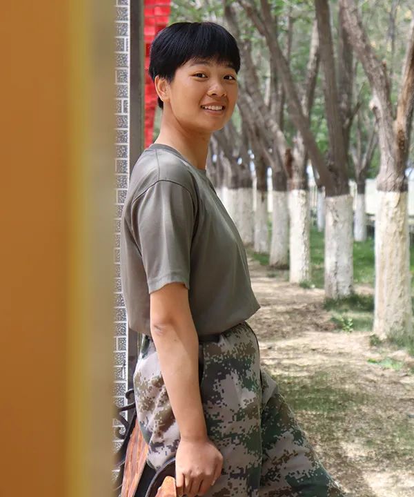 男兵与女兵，军队中的不同力量，男兵与女兵，军队中的双重力量