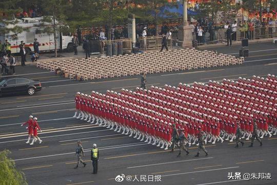 国庆阅兵女子方阵，展现新时代巾帼风采，国庆阅兵女子方阵，展现新时代女性风采