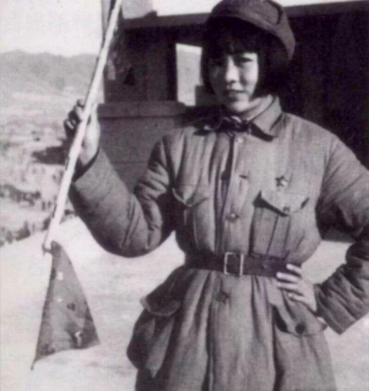 巾帼女兵图片，展现女性力量与荣耀，巾帼女兵图片，展现女性力量与荣耀的辉煌瞬间