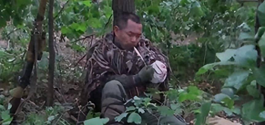 裆里藏手雷，一种令人震惊的行为与深层的社会思考，裆里藏手雷，极端行为背后的社会深意与反思