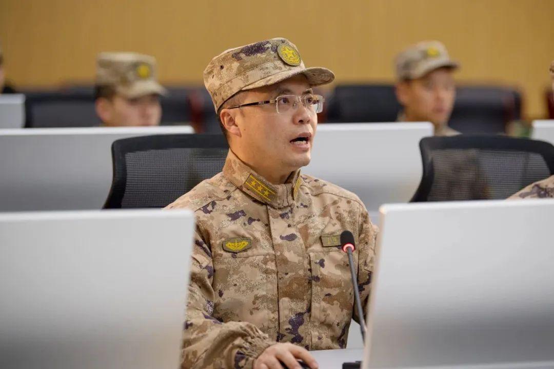 东风100与长剑100，探索中国军工技术的双重力量，东风与长剑100，中国军工技术的双重力量探索