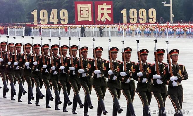庆祝中华人民共和国成立六十年——回顾2009年国庆节阅兵盛典，回顾国庆阅兵盛典，庆祝中华人民共和国成立六十年庆典盛典