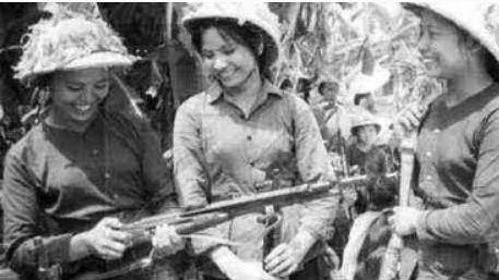 中国女兵在越南，跨越国界的伦理影像探索，中国女兵在越南，国境线间的伦理影像之旅