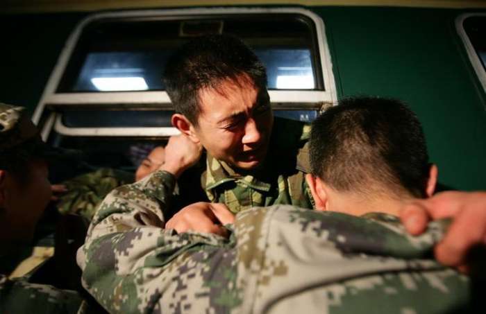内蒙古老兵打新兵，反思背后的深层次问题，内蒙古老兵打新兵事件，反思背后的深层次社会问题