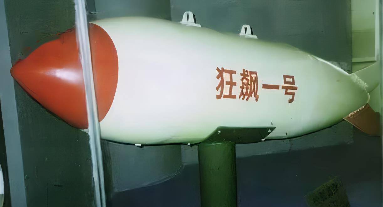 强五甲攻击机挂载氢弹,历史与未来的交汇点,强五甲攻击机挂载氢弹,历史与未来的交汇瞬间