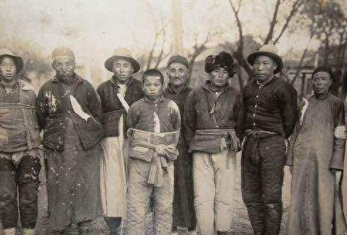 师级军官举报国企高管，正义的力量与时代的警钟，师级军官举报国企高管，正义力量敲响时代警钟