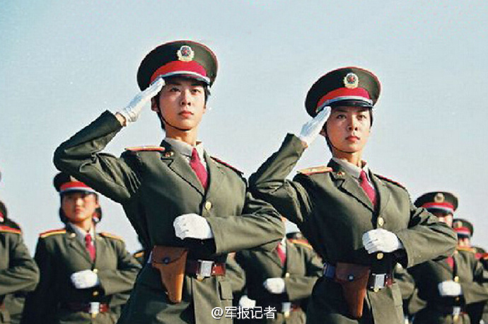 中国女兵，坚韧与柔美的正面展现，中国女兵，坚韧与柔美的力量展现