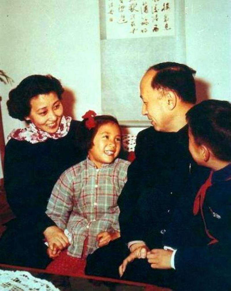 钱学森夫人蒋英资料，音乐才女与科学家的传奇联姻，钱学森夫人蒋英，音乐才女与科学家的传奇联姻之旅