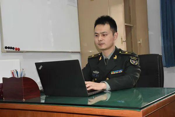沙场阅兵酒，传承经典，品味历史与荣耀的53度佳酿，沙场阅兵酒，传承经典，荣耀53度佳酿，品味历史与荣耀的盛宴