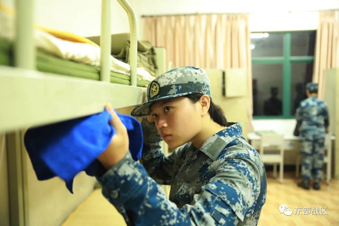 新兵训练,塑造军事精英的必经之路,新兵训练,军事精英成长的必经之路