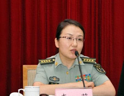 中央军事频道主持人李莉,声音与视野的领航者,中央军事频道主持人李莉,声音领航者,视野的开拓者