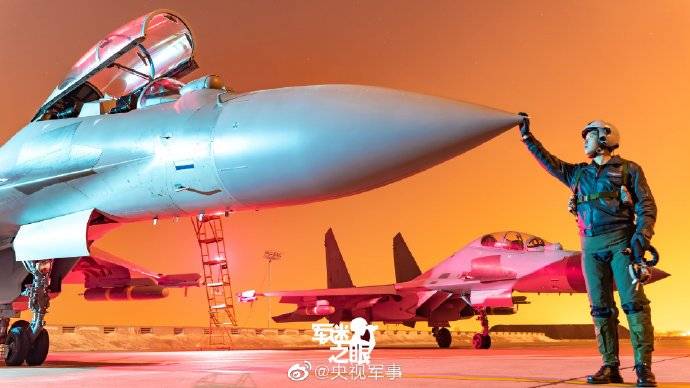 歼-16双座战斗机分工研究,歼-16双座战斗机内部职责分工揭秘
